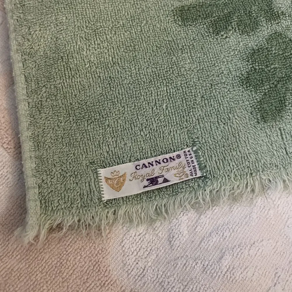 Vintage Lot of 6 Bath & Hand Towels For Use or DIY Crafts Pastels Green Yellow +